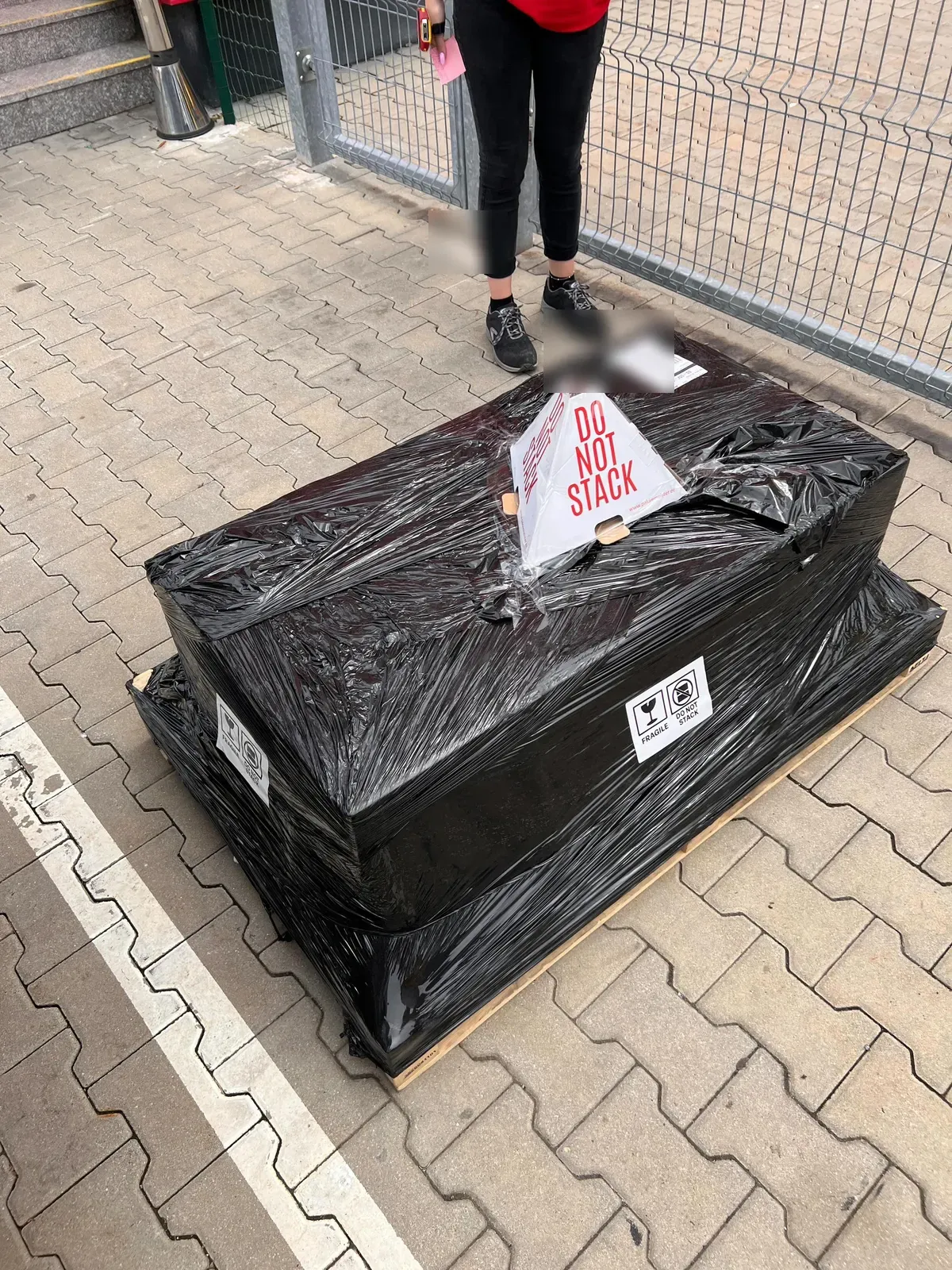 Delivery - palletized, at the data center door